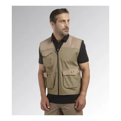 CHALECO LIGERO VEST MOVER 702.160302 MULTIBOLSILLOS DIADORA