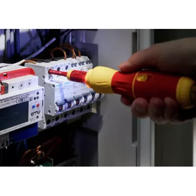 DESTORNILLADOR ELECTRICO 44318 +7 PZS.SPEEDE II ELECTRIC WIHA