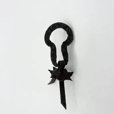 TIRADOR CLAVO PERA 4 CM TI-0700 FORJARTE