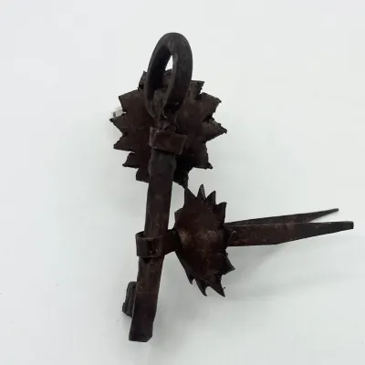 TIRADOR LLAVE CAJONERA 9 CM TI-0800 FORJARTE