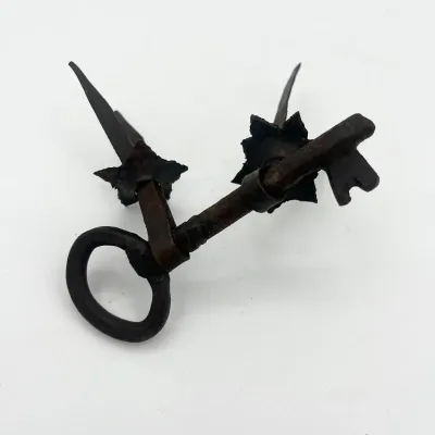 TIRADOR LLAVE CAJONERA 9 CM TI-0800 FORJARTE