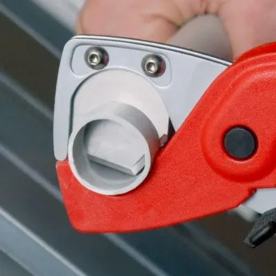 CORTATUBOS PLASTICUT 90 20 185 KNIPEX